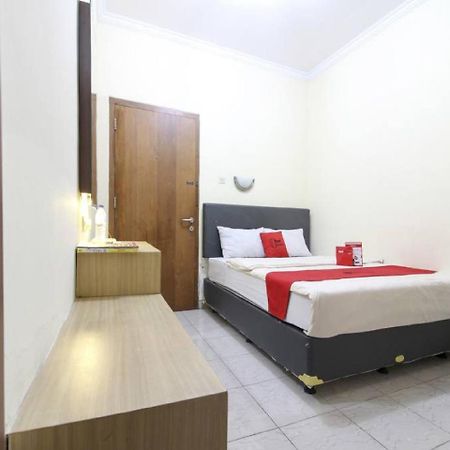 Reddoorz Plus Near Stadion Mandala Krida Yogyakarta Ngoại thất bức ảnh