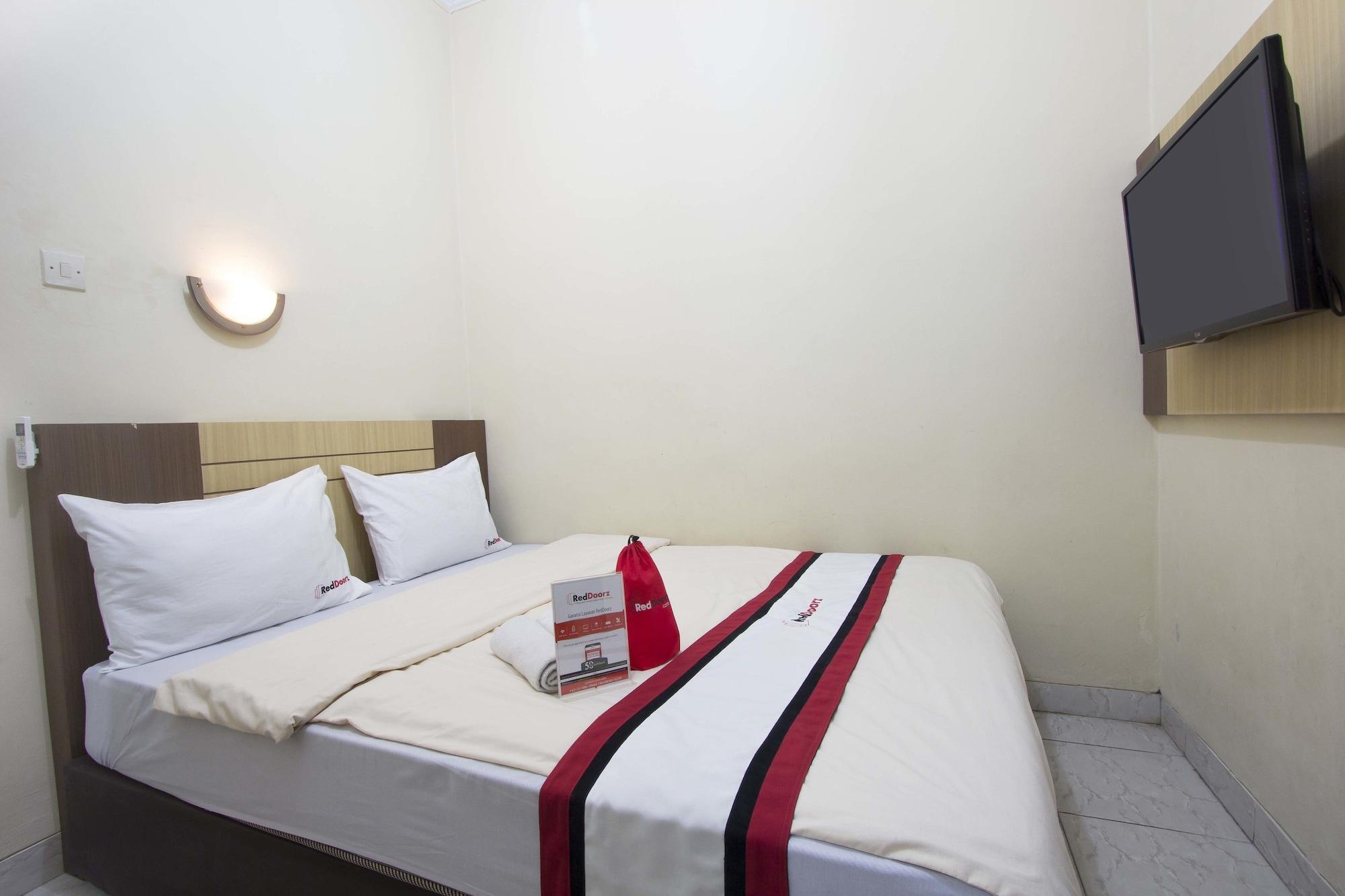 Reddoorz Plus Near Stadion Mandala Krida Yogyakarta Ngoại thất bức ảnh