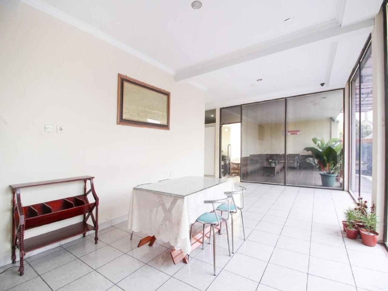 Reddoorz Plus Near Stadion Mandala Krida Yogyakarta Ngoại thất bức ảnh