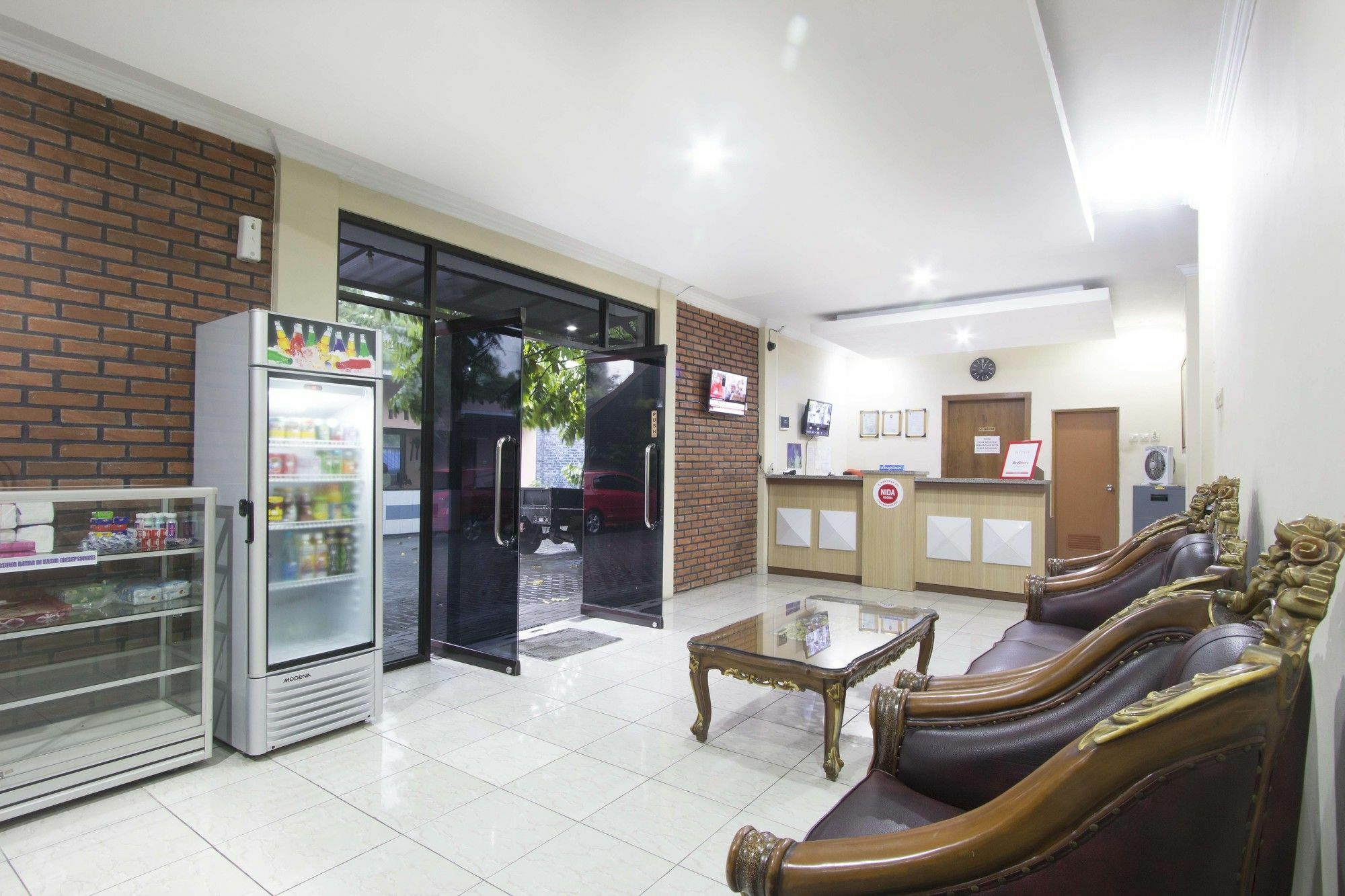 Reddoorz Plus Near Stadion Mandala Krida Yogyakarta Ngoại thất bức ảnh