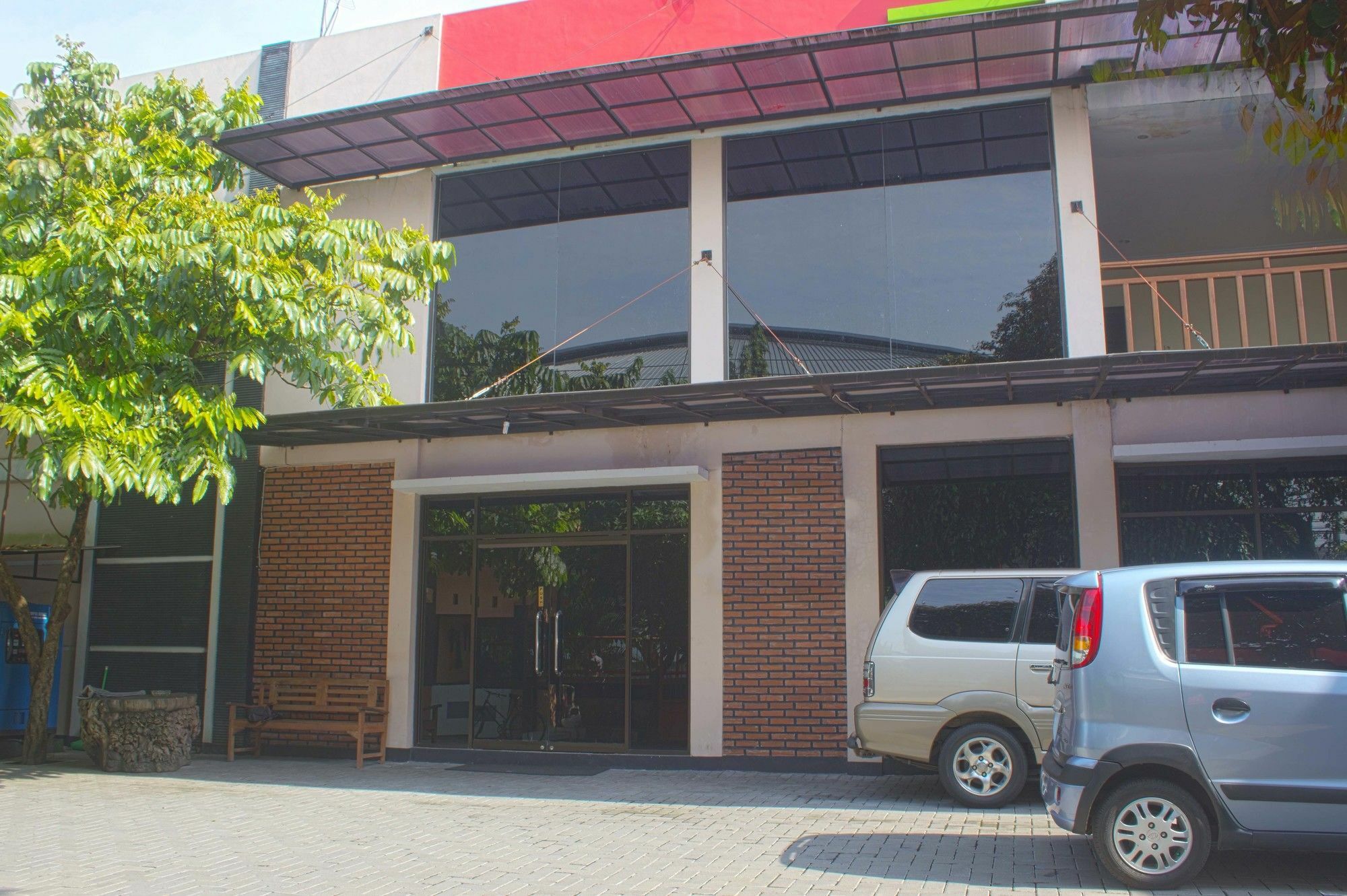 Reddoorz Plus Near Stadion Mandala Krida Yogyakarta Ngoại thất bức ảnh