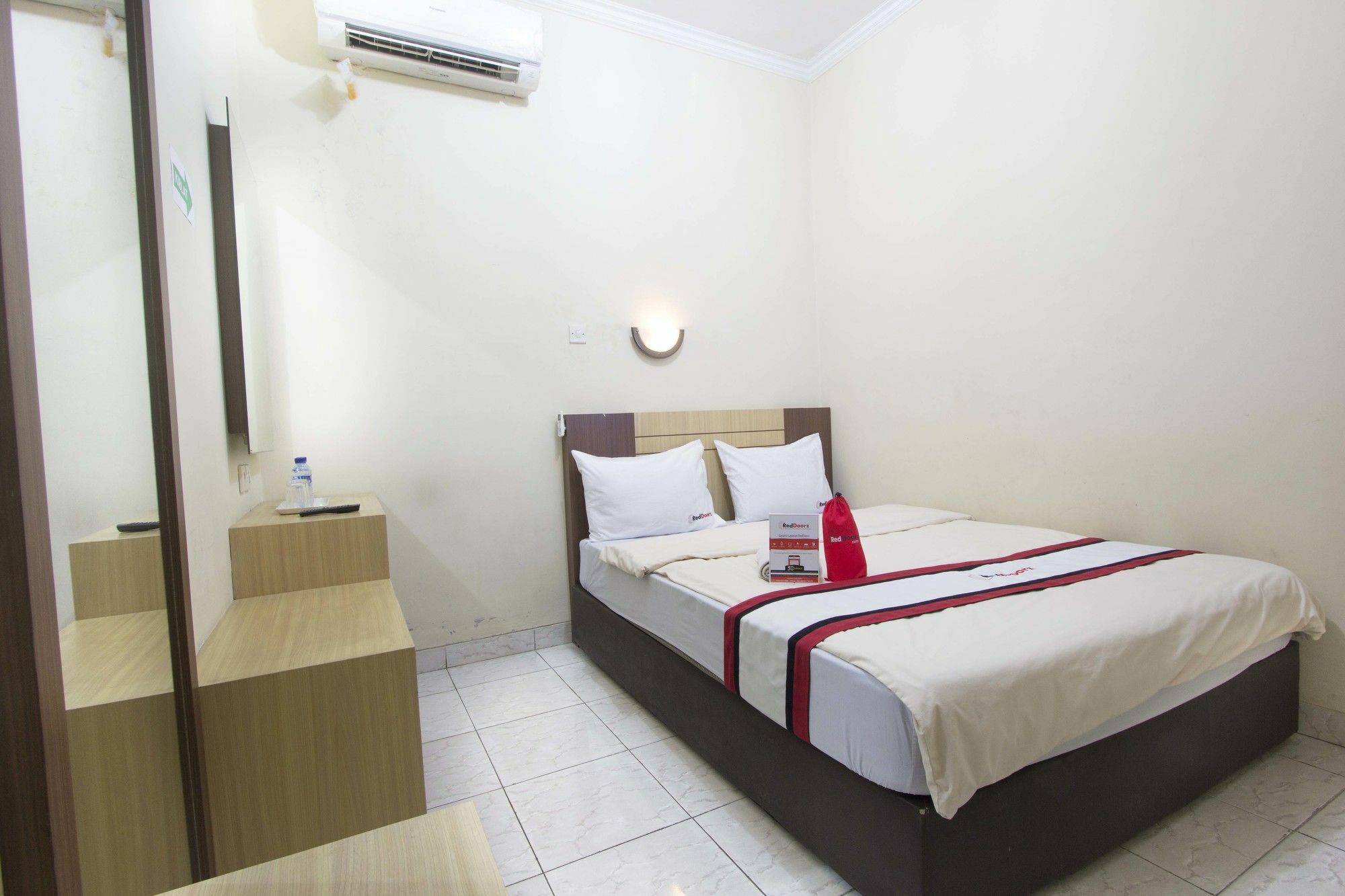 Reddoorz Plus Near Stadion Mandala Krida Yogyakarta Ngoại thất bức ảnh